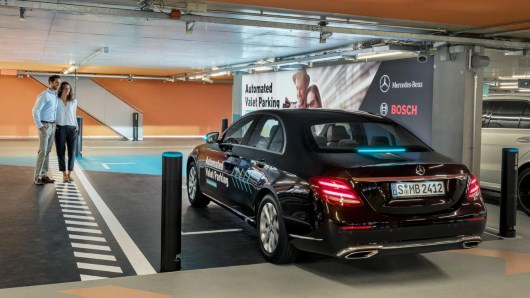 Bosch и Daimler разработали беспилотную парковку автомобиля