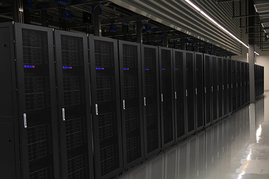 Supermicro открыла автоматизированный комплекс стоечной интеграции Supermicro открыла автоматизированный комплекс стоечной интеграции