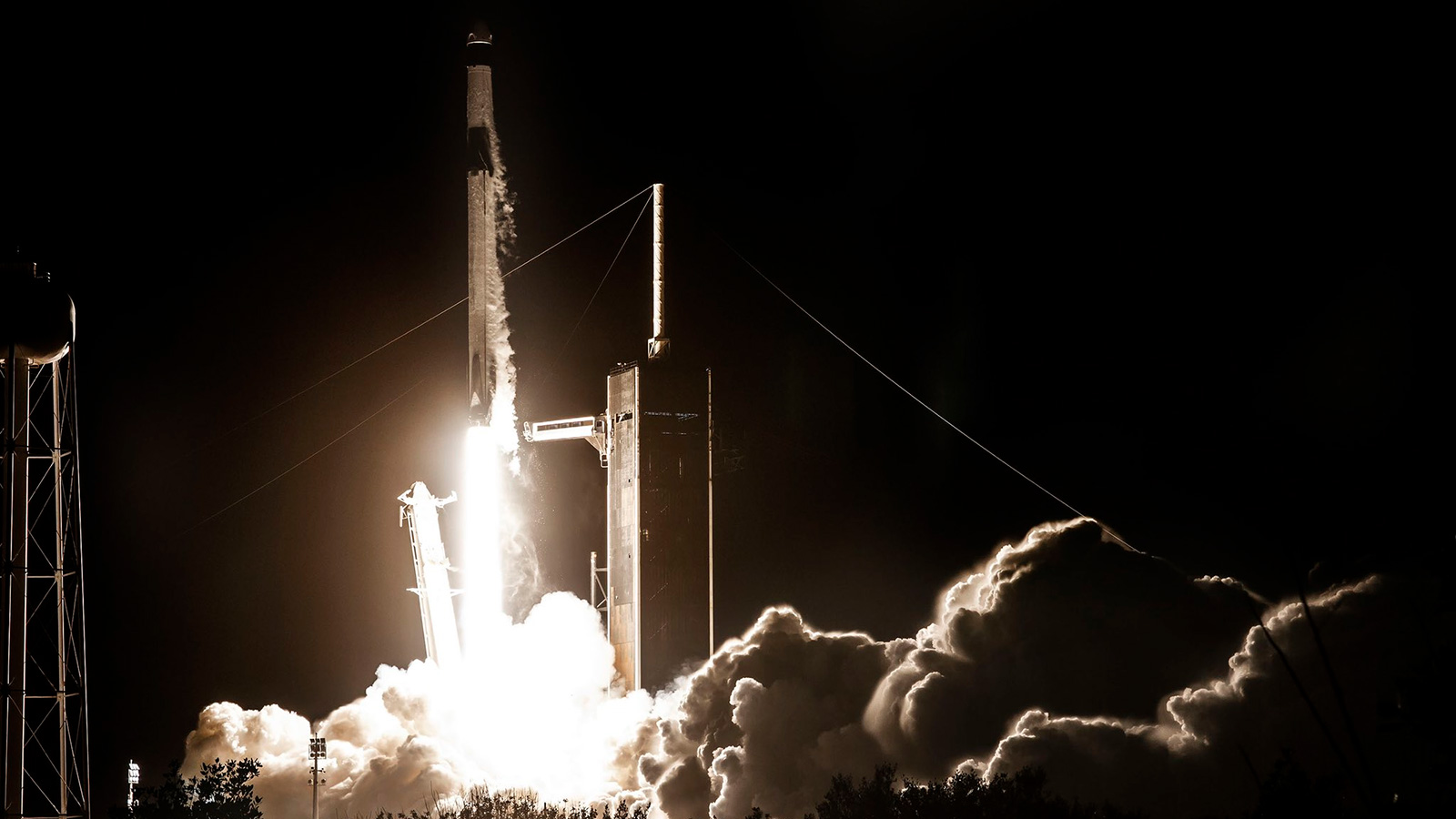 SpaceX провела 30-й запуск в рамках Starlink и вывела на орбиту еще 52 спутника