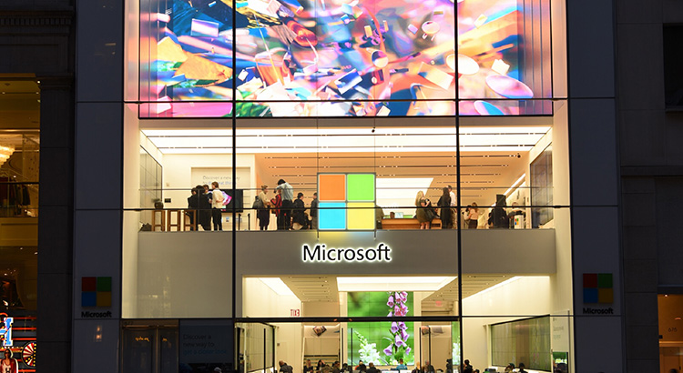 Microsoft впервые стала триллионером