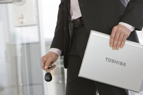Tecra R10 - новый флагман линейки бизнеc-ноутбуков Toshiba