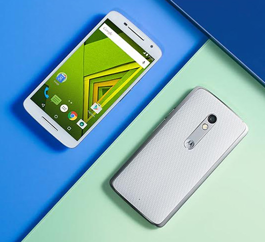 Смартфон Moto X Play поступил в украинскую розницу за 9999 грн