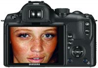 Samsung NX10 первая гибридная камера с сенсором APS-C